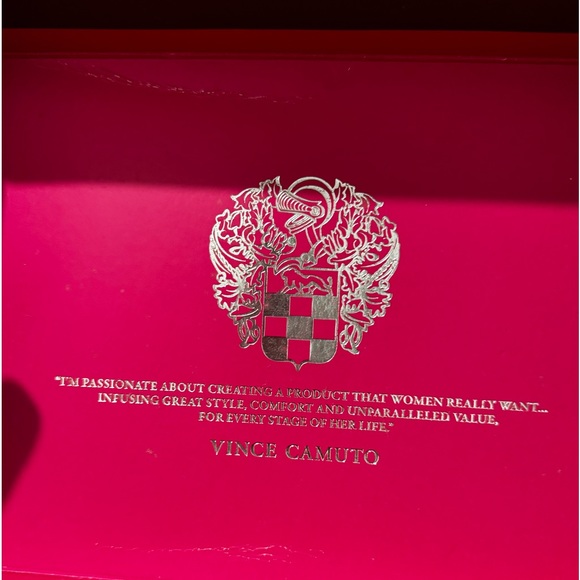 Vince Camuto Dallan suede heels 7.5 - Picture 4 of 6